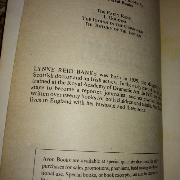 💙💛Lynn Reed Banks vtg books. Set of 3 in original cover.💛💙 - Picture 10 of 12